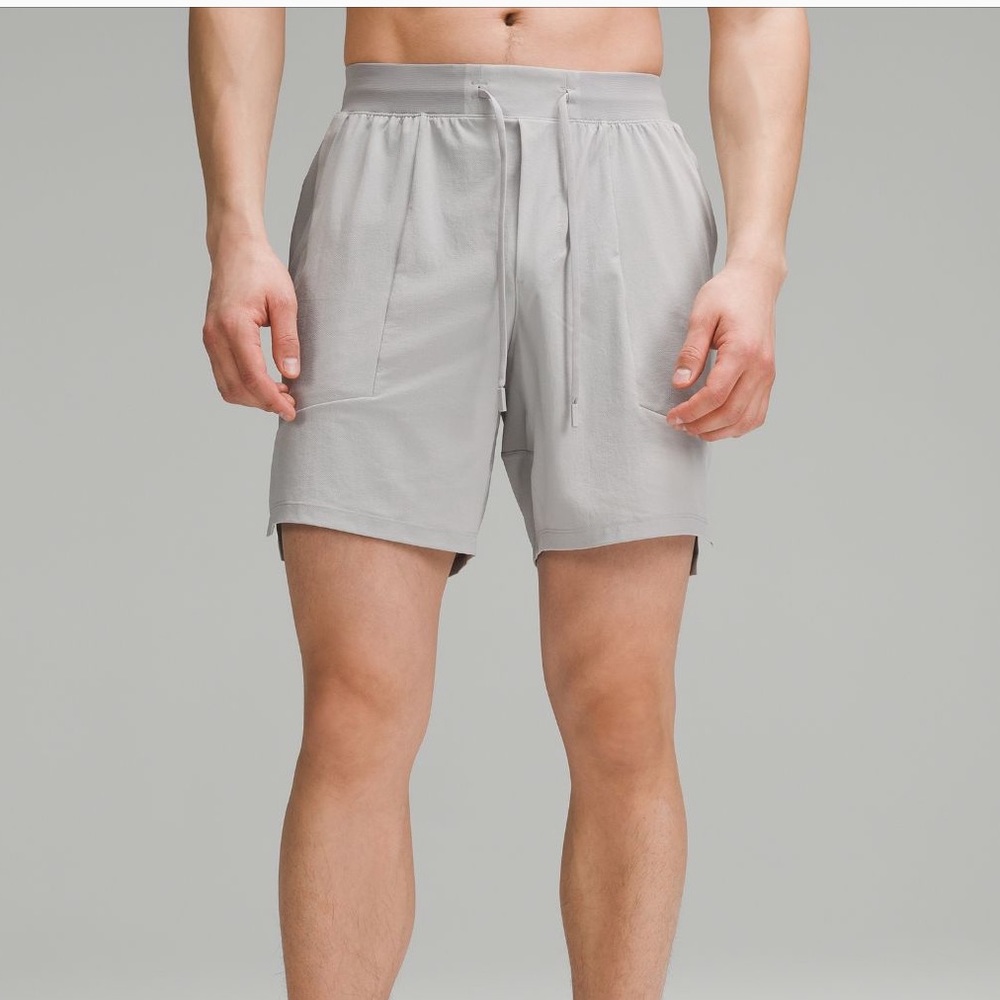 Men’s Lululemon license to train liner-less shorts